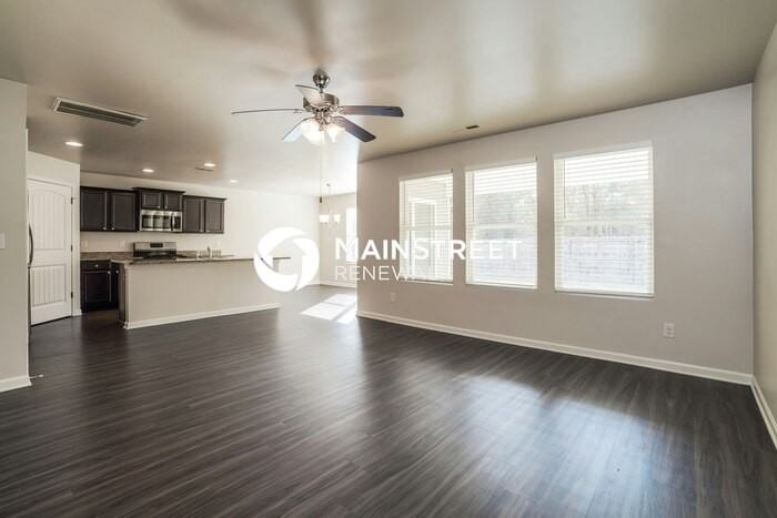 4691 Woodford Cir - Photo 2 of 19