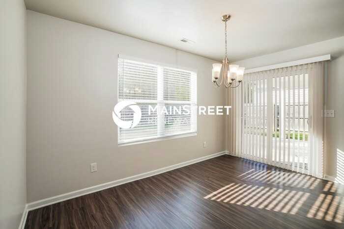 4691 Woodford Cir - Photo 5 of 19