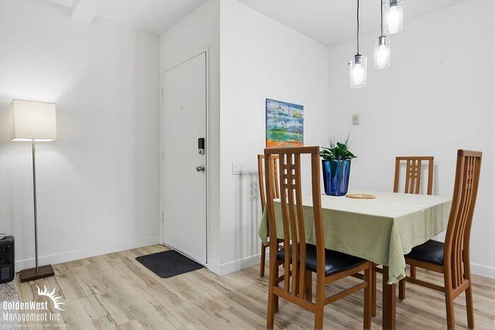 550 W Pennsylvania Ave #5 - Photo 4 of 15