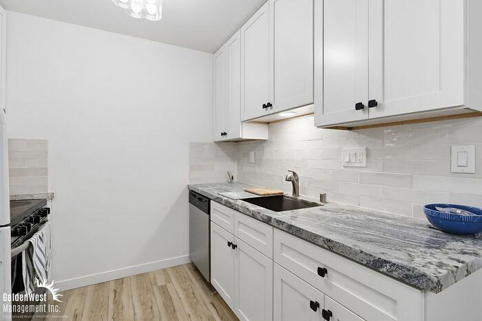 550 W Pennsylvania Ave #5 - Photo 6 of 15