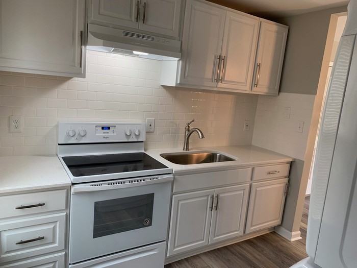 581 E Lenoir St #B - Photo 2 of 22