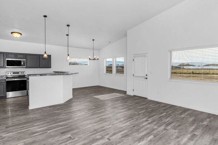 387 Hidden River Dr - Photo 3 of 30