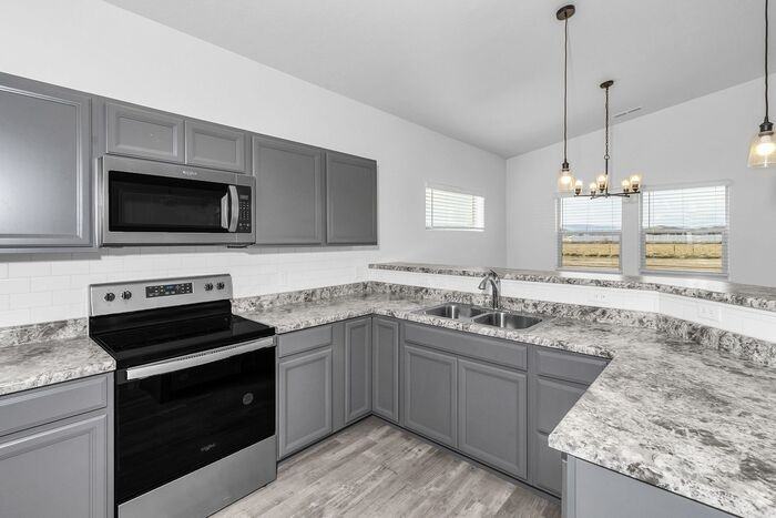 387 Hidden River Dr - Photo 4 of 30