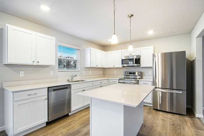 7190 Montego Bay St - Photo 4 of 21