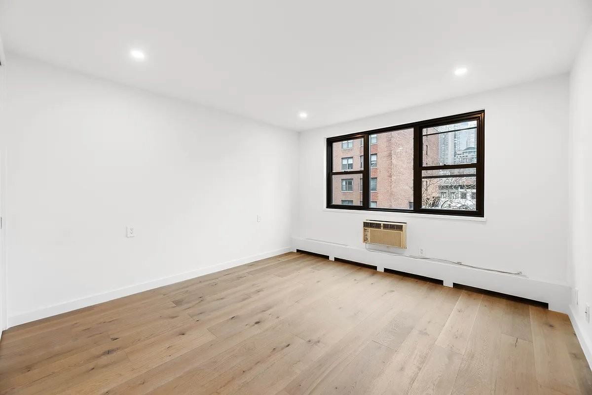 227 East 59th Street #2D - Photo 3 of 6