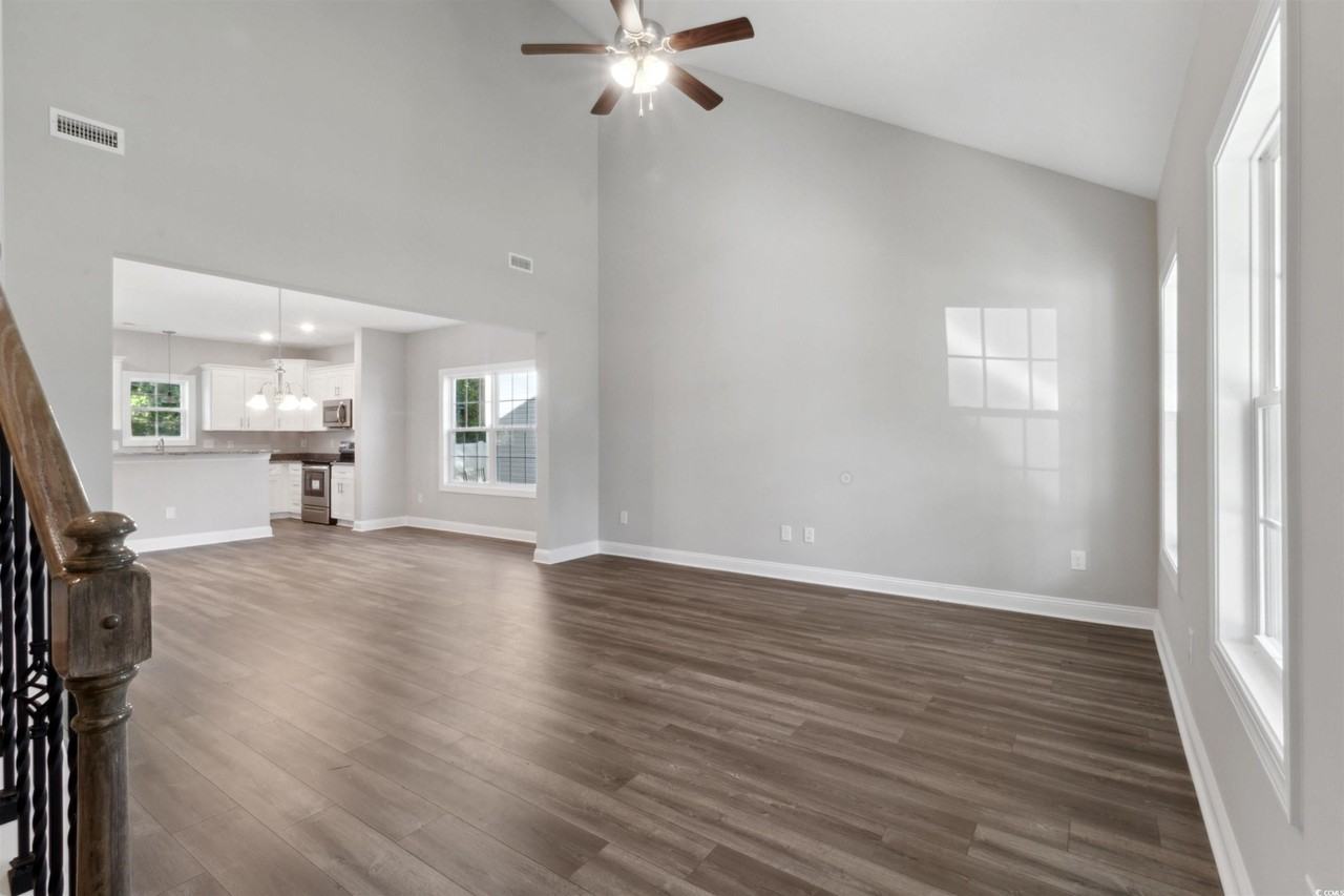 10412 Holland Ct - Photo 3 of 29