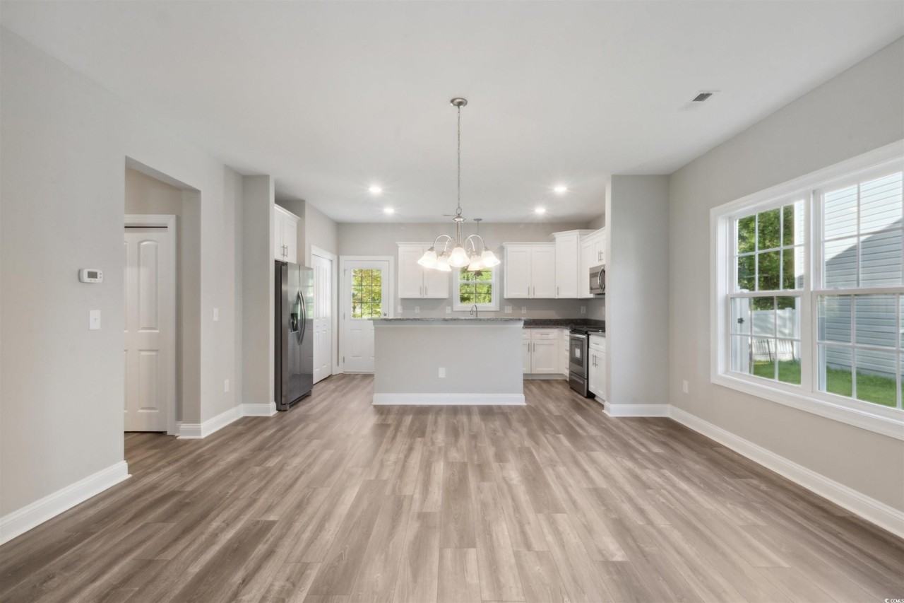 10412 Holland Ct - Photo 4 of 29