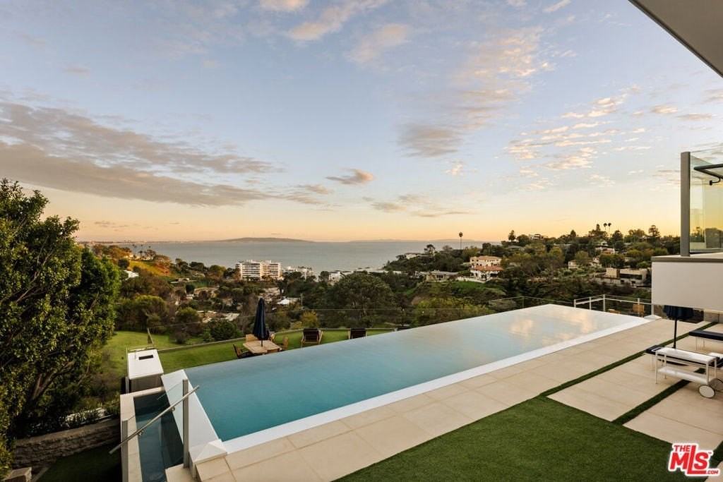 467 Paseo Miramar - Photo 6 of 36