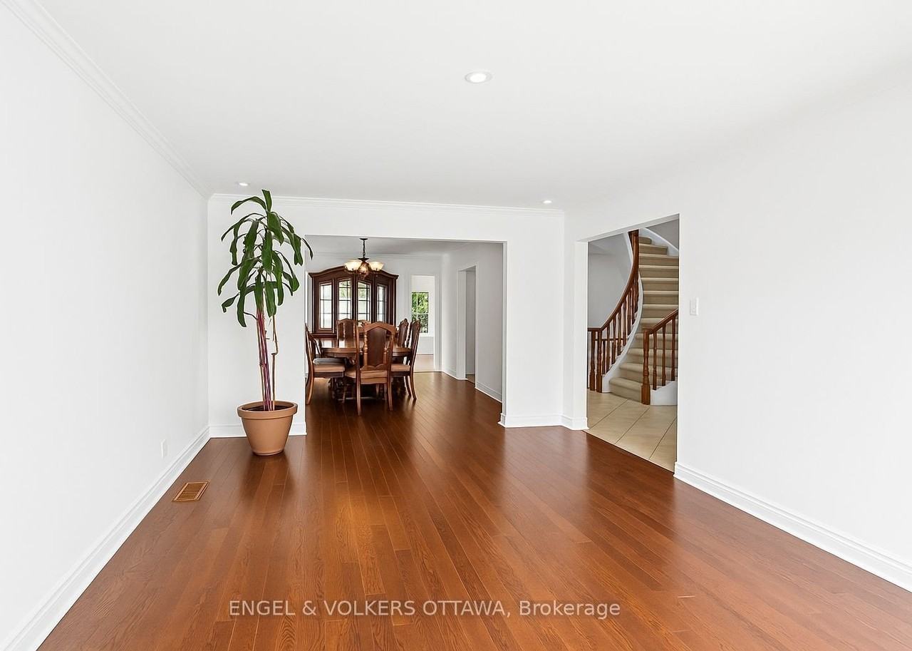 841 Montcrest Dr - Photo 6 of 42