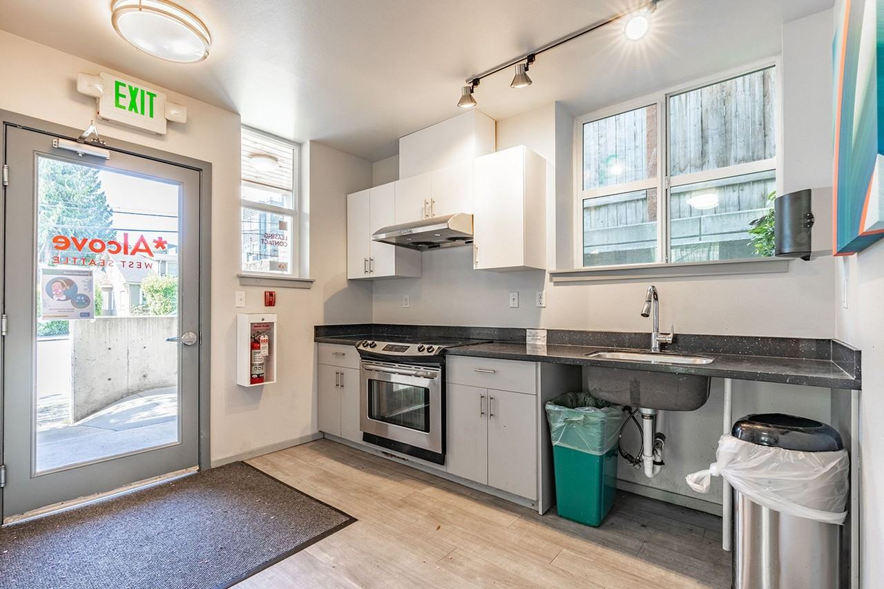 Alcove West Seattle - Photo 4 of 45