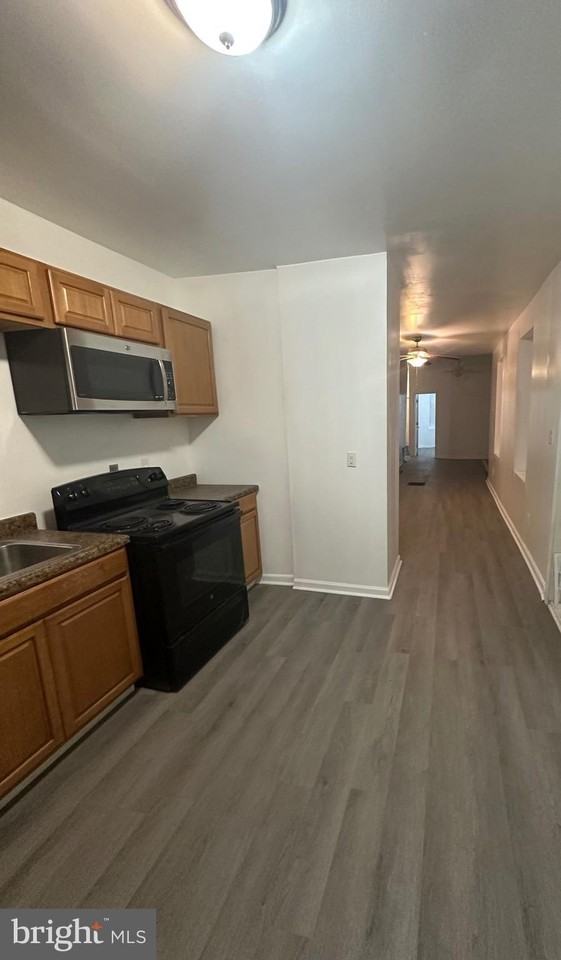 1127 West 2nd Street - Photo 3 of 10