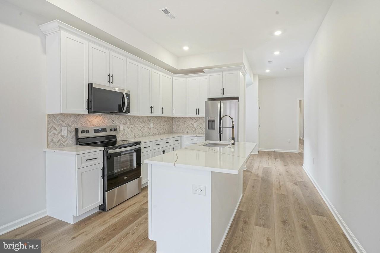 952 N Marshall St Unit 2 #2 - Photo 7 of 25