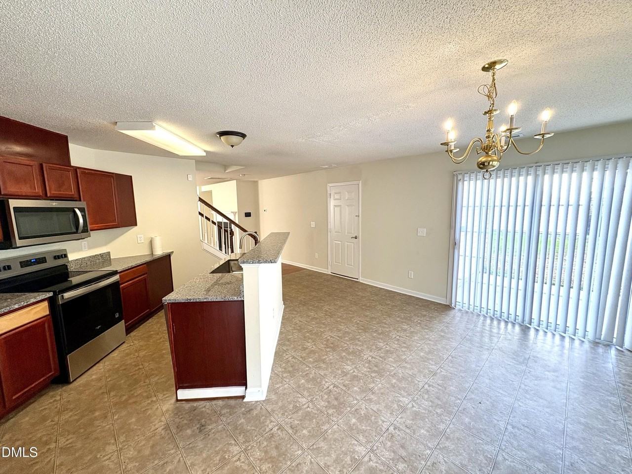 2422 Quarry Ridge Ln - Photo 3 of 10