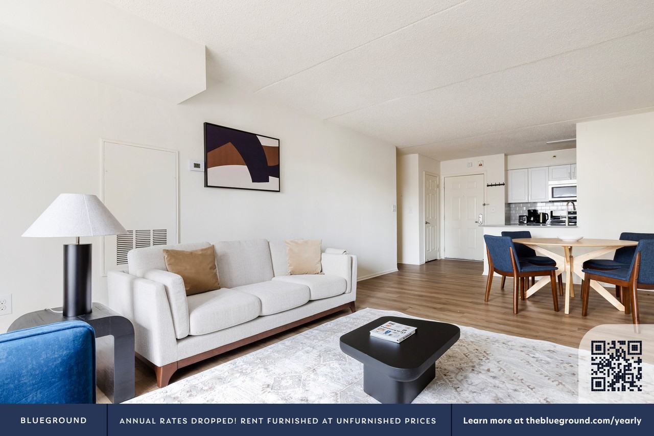 444 Washington Boulevard - Photo 4 of 48