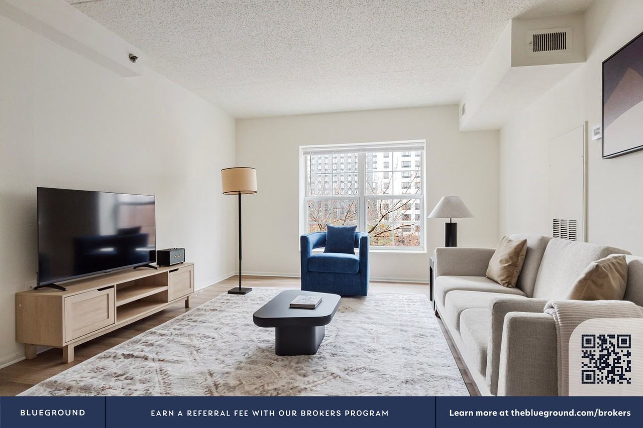 444 Washington Boulevard - Photo 5 of 48