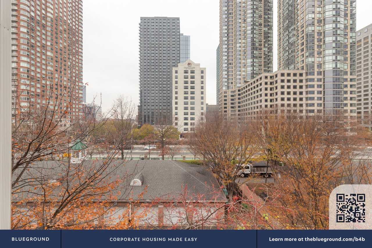 444 Washington Boulevard - Photo 6 of 48