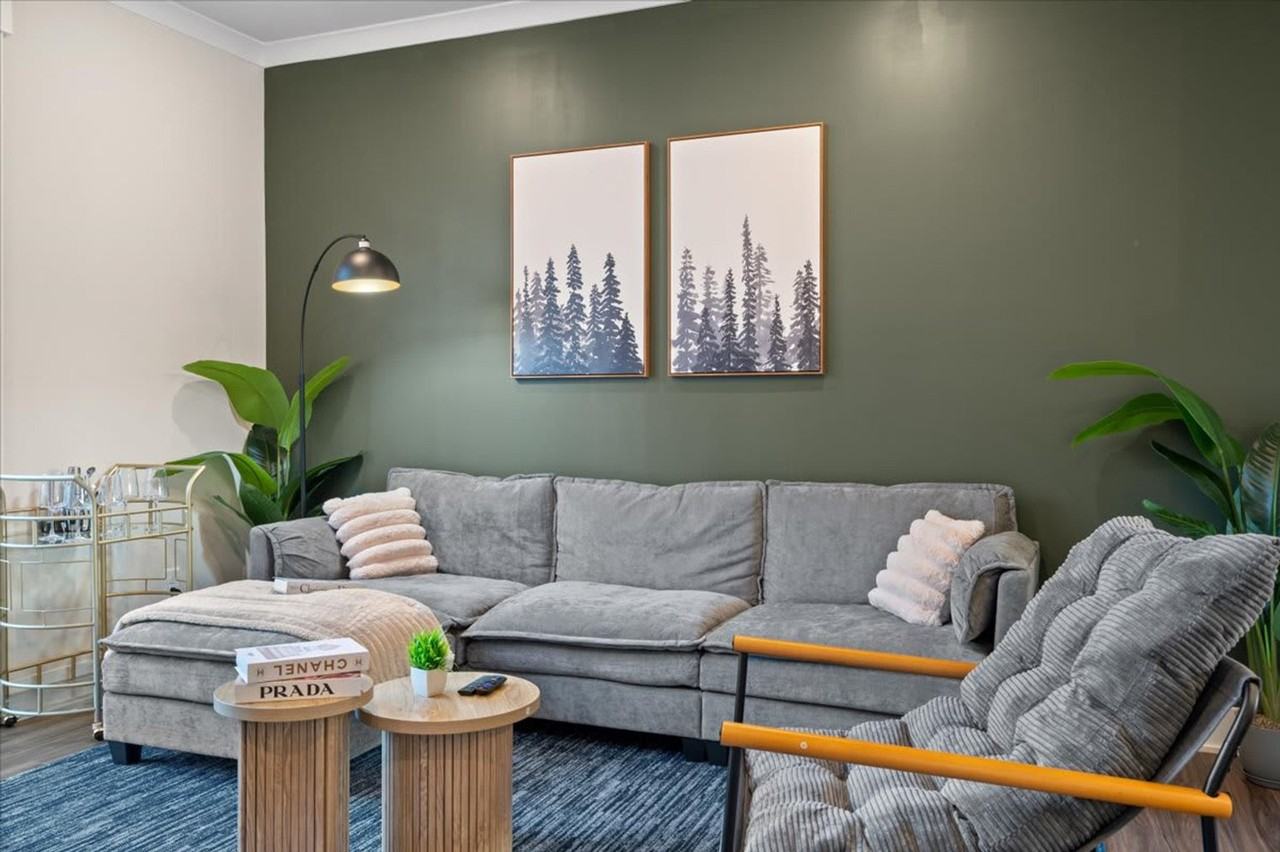 2005 Clarksdale Dr #1284688P - Photo 3 of 32