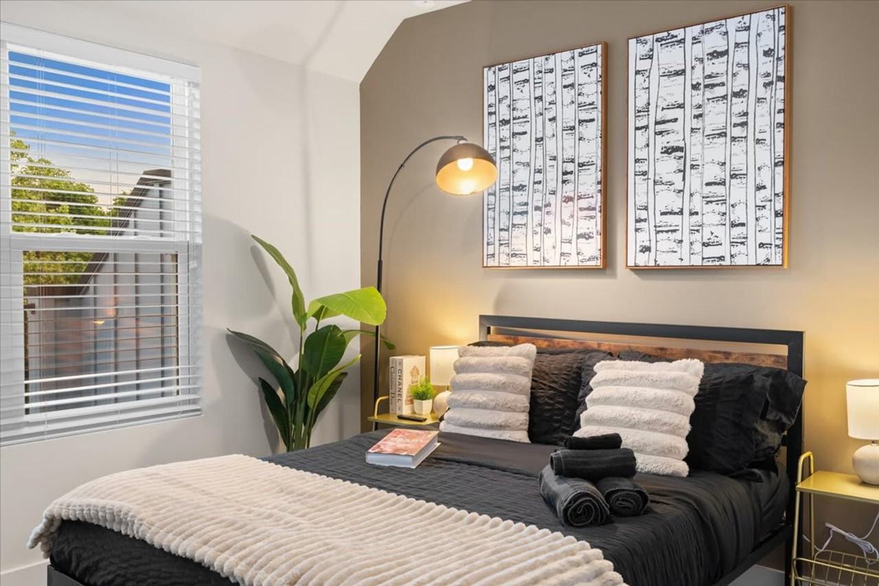 2005 Clarksdale Dr #1284688P - Photo 5 of 32