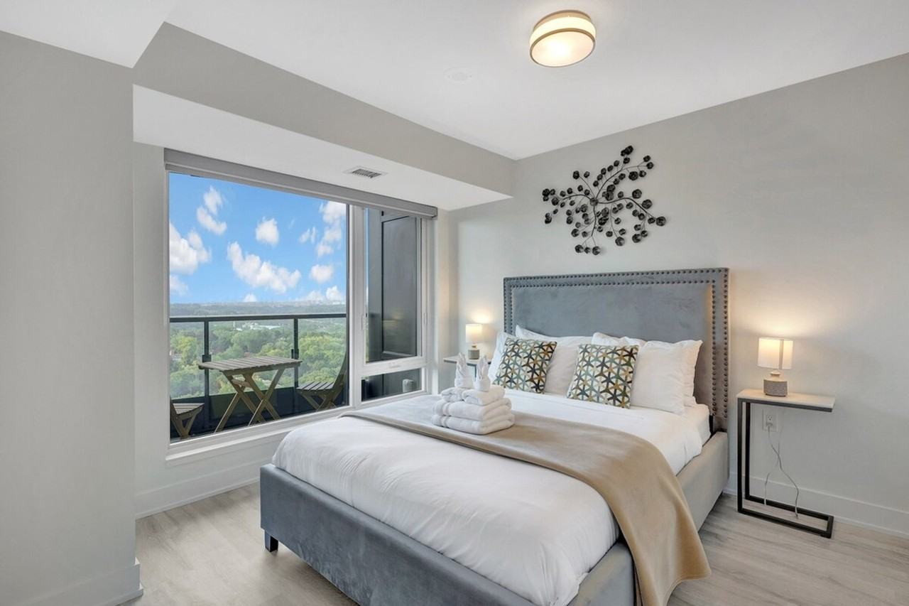 585 Bloor Street East - Photo 7 of 35