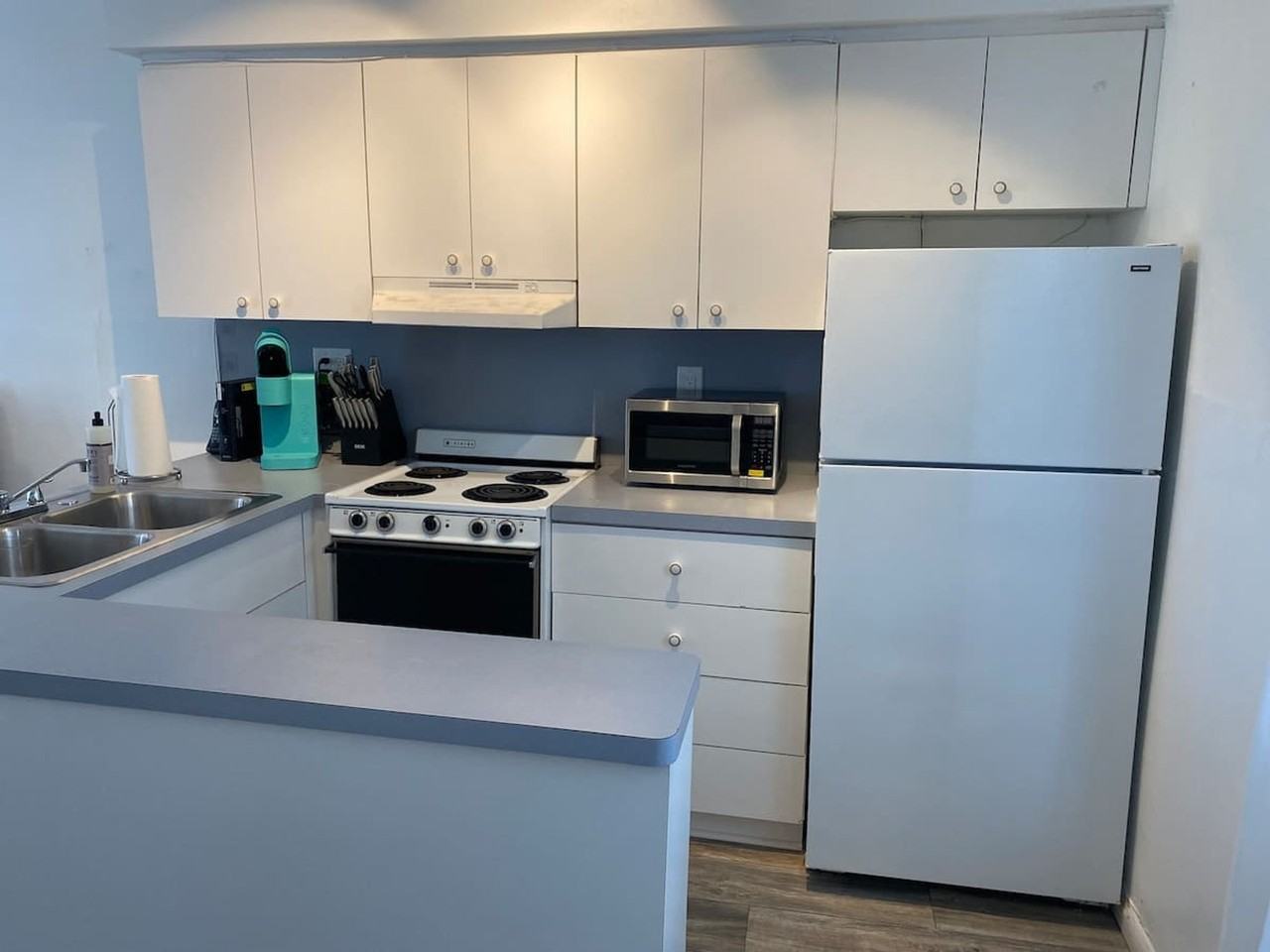 810 South Surf Road - Photo 5 of 30