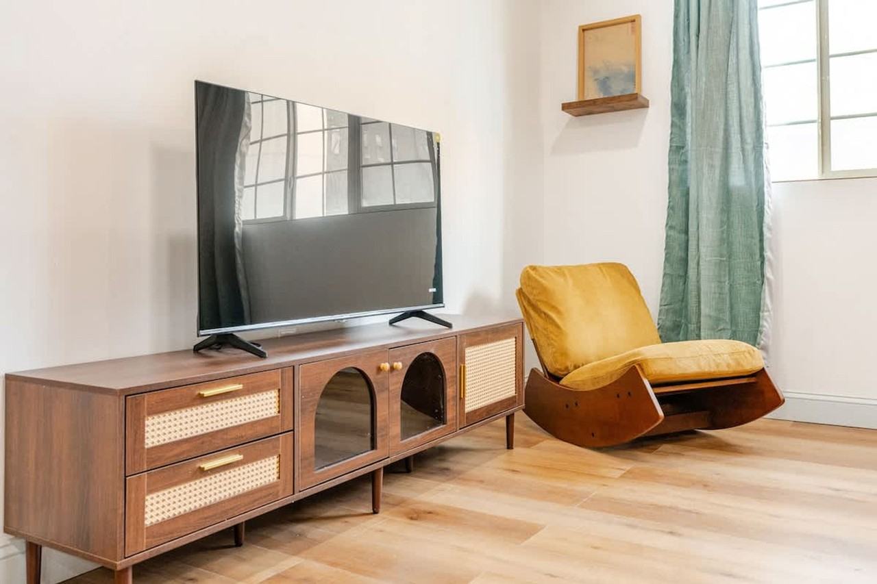 1384 Ridge Avenue - Photo 5 of 79