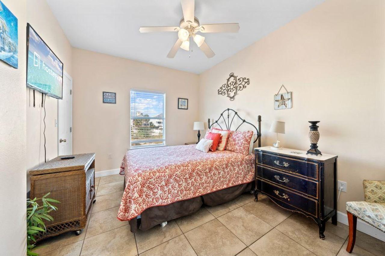 1412 W Beach Blvd #1338890P - Photo 4 of 22