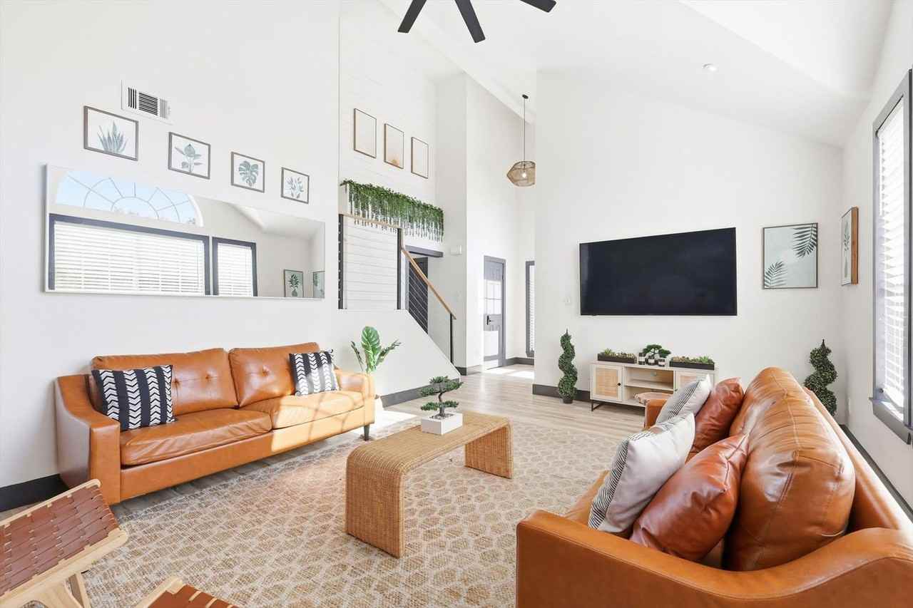 6440 Knoll Ridge Dr #1343745P - Photo 3 of 43