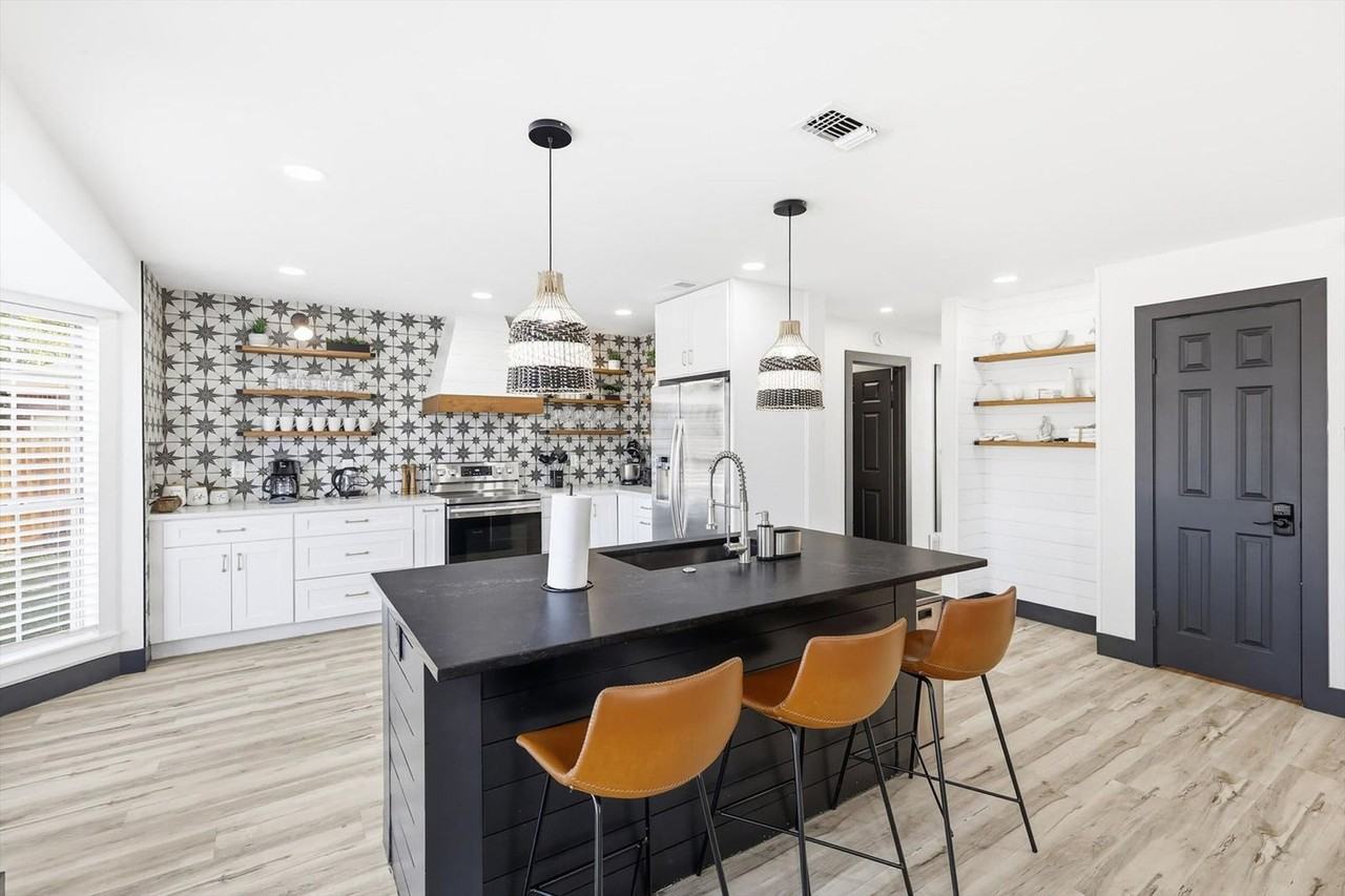 6440 Knoll Ridge Dr #1343745P - Photo 6 of 43