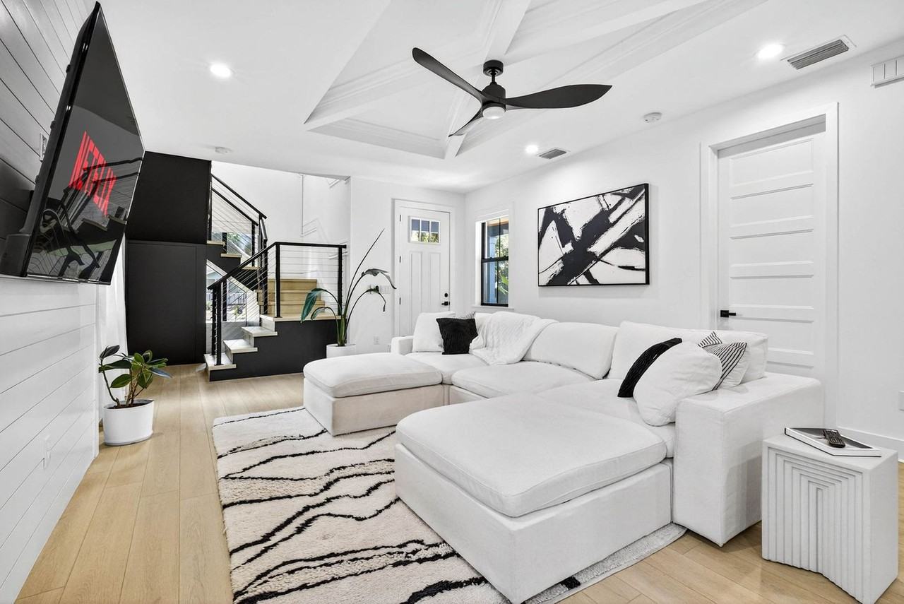 1200 E Jean St #1344551P - Photo 4 of 50