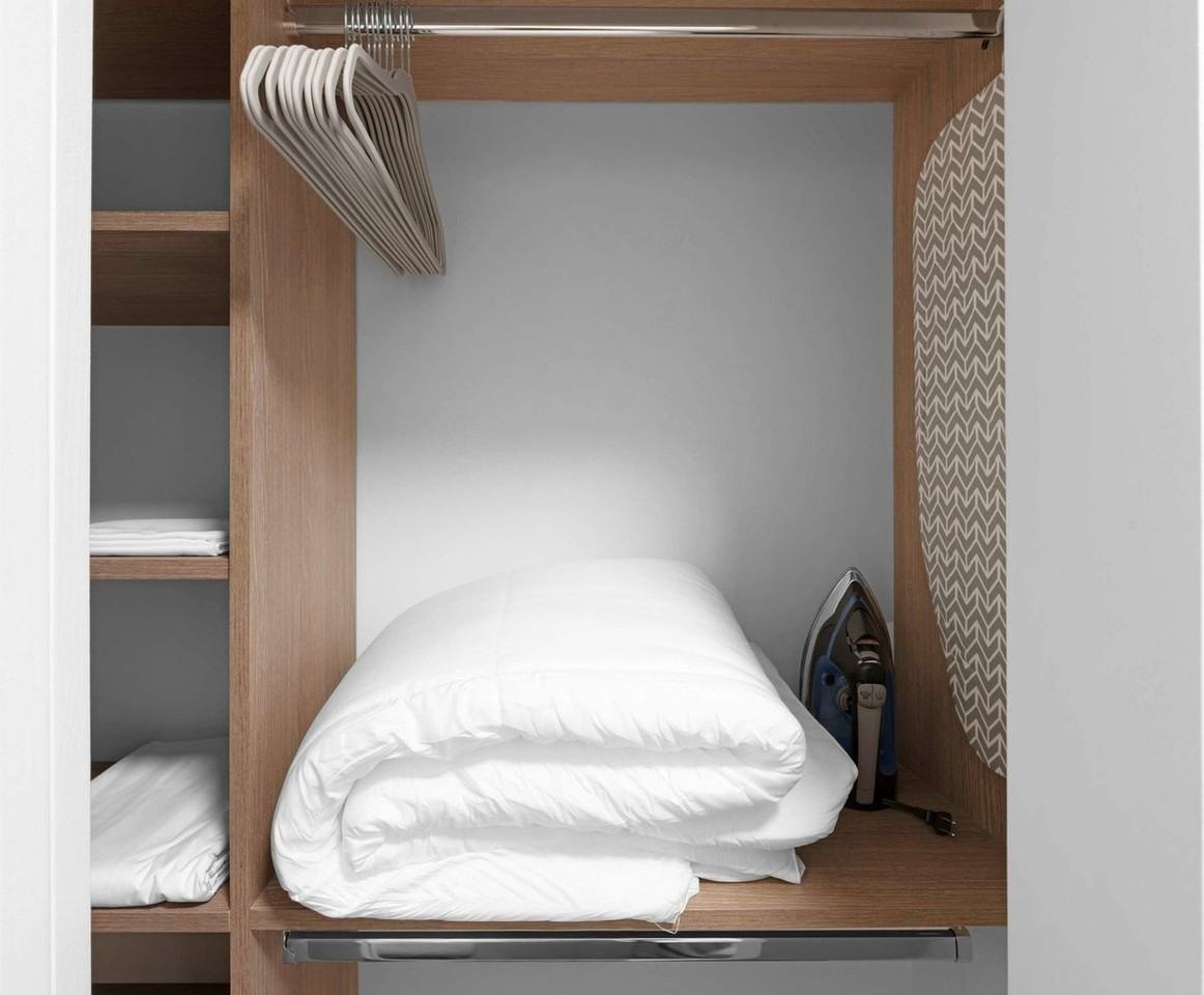 7144 Byron Avenue - Photo 4 of 39