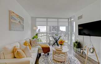 482 Lake Shore Boulevard East - Photo 1 of 1