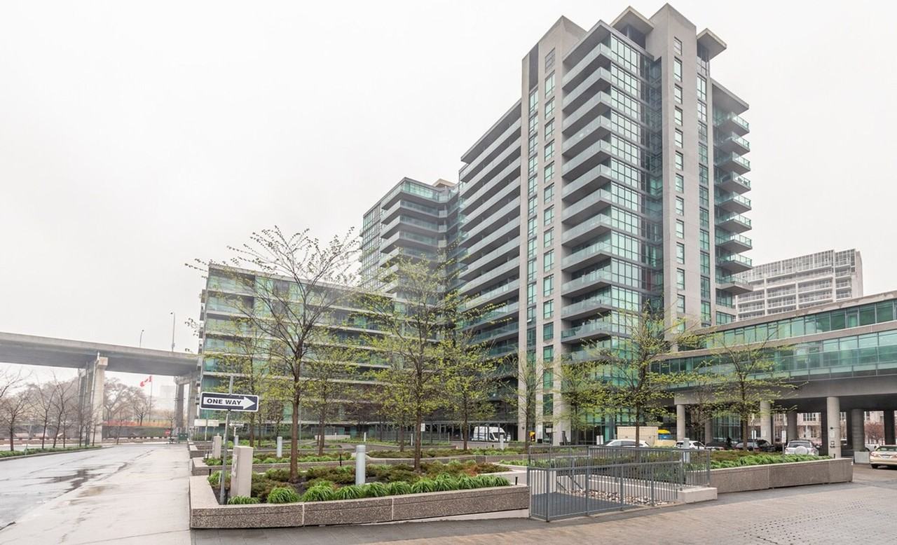 211 Fort York Blvd #1345927P - Photo 3 of 22