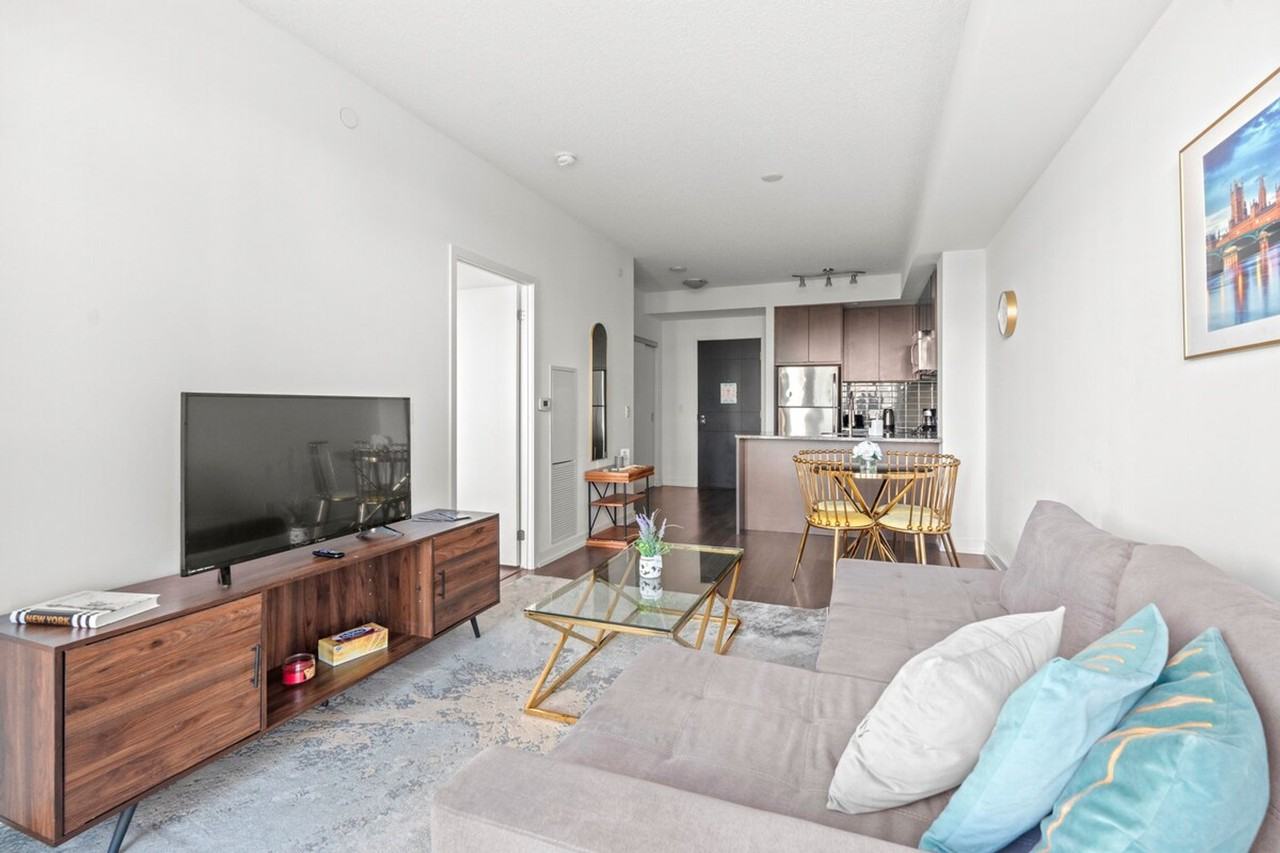 89 Dunfield Ave #1345944P - Photo 3 of 22