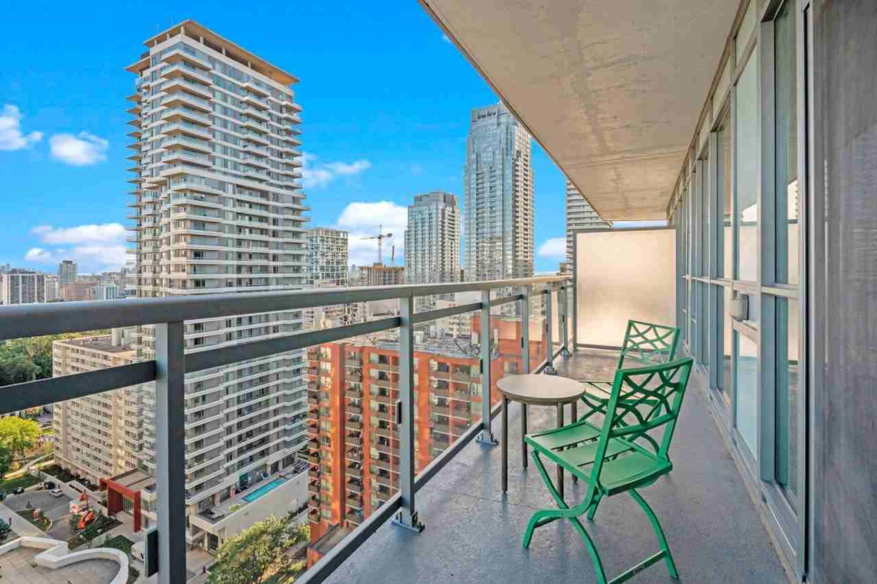 89 Dunfield Ave #1345944P - Photo 5 of 22