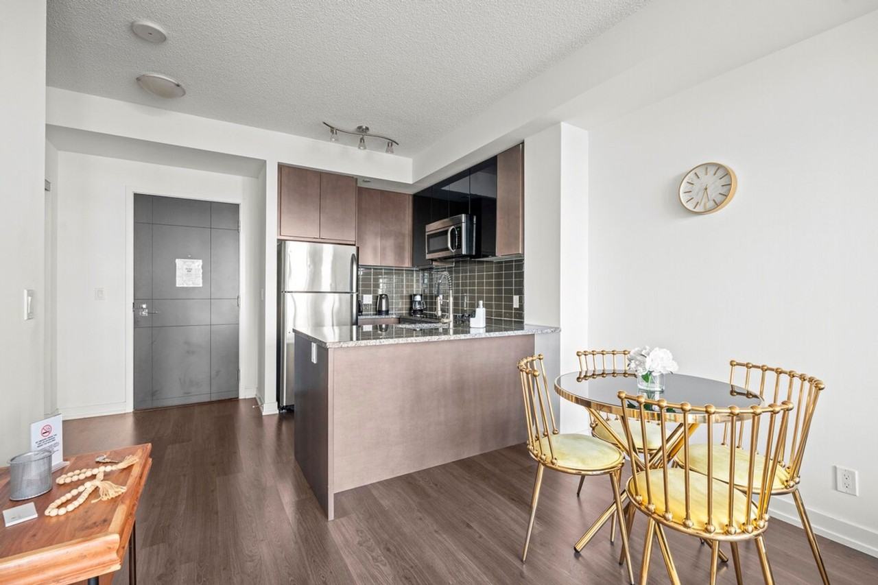 89 Dunfield Ave #1345944P - Photo 7 of 22