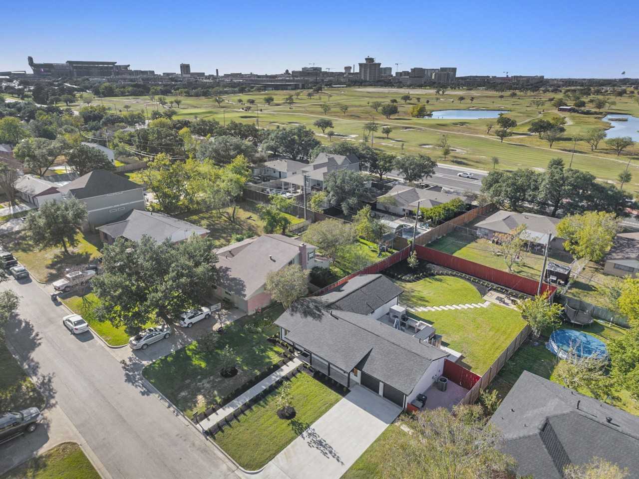 1611 Armistead St #1344599P - Photo 4 of 31