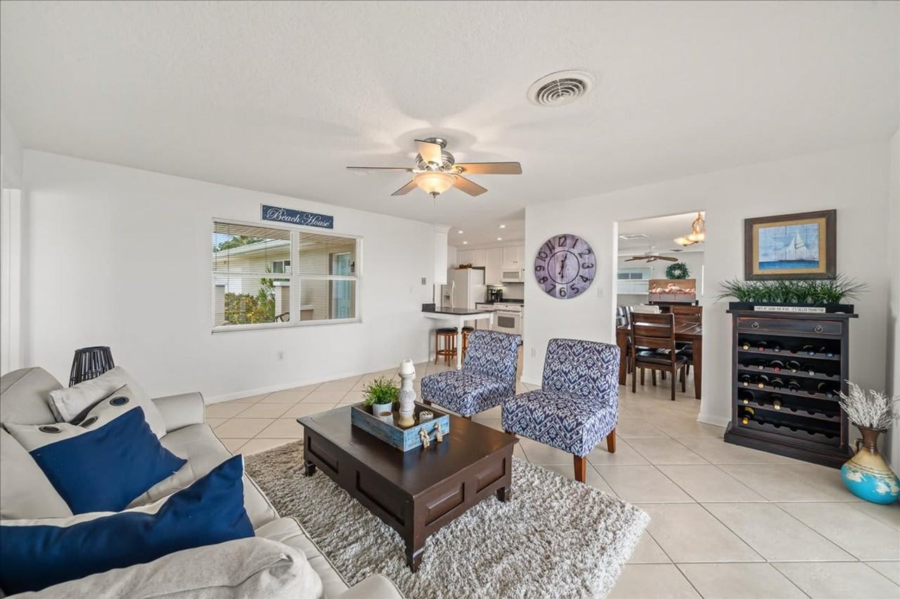 17 Country Club Rd #1351177P - Photo 5 of 33