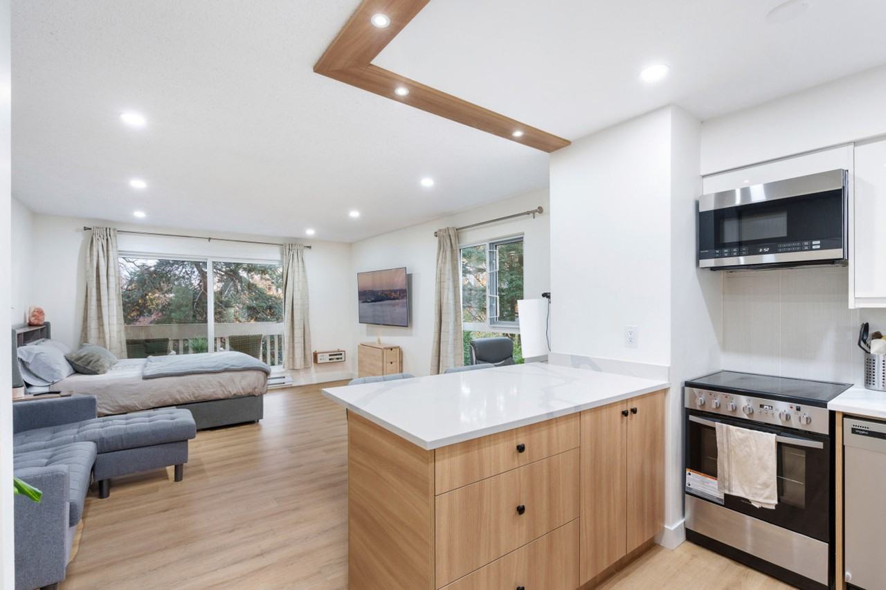 1545 East 2nd Ave #1351279P - Photo 4 of 23