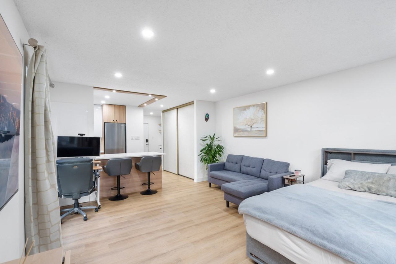 1545 East 2nd Ave #1351279P - Photo 7 of 23