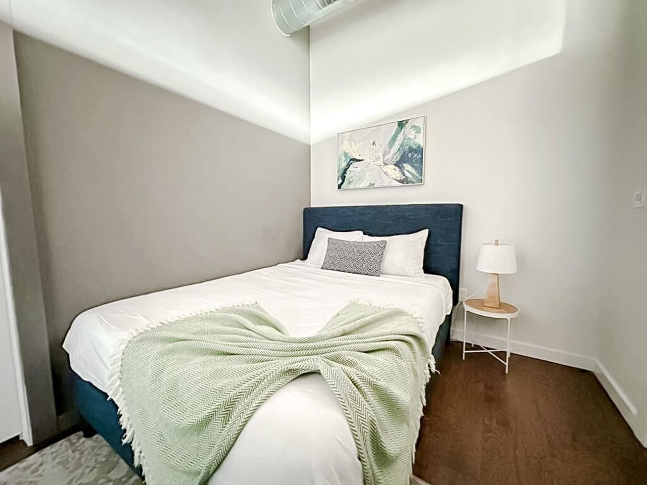 605 W 4th St N #1352443P - Photo 4 of 23