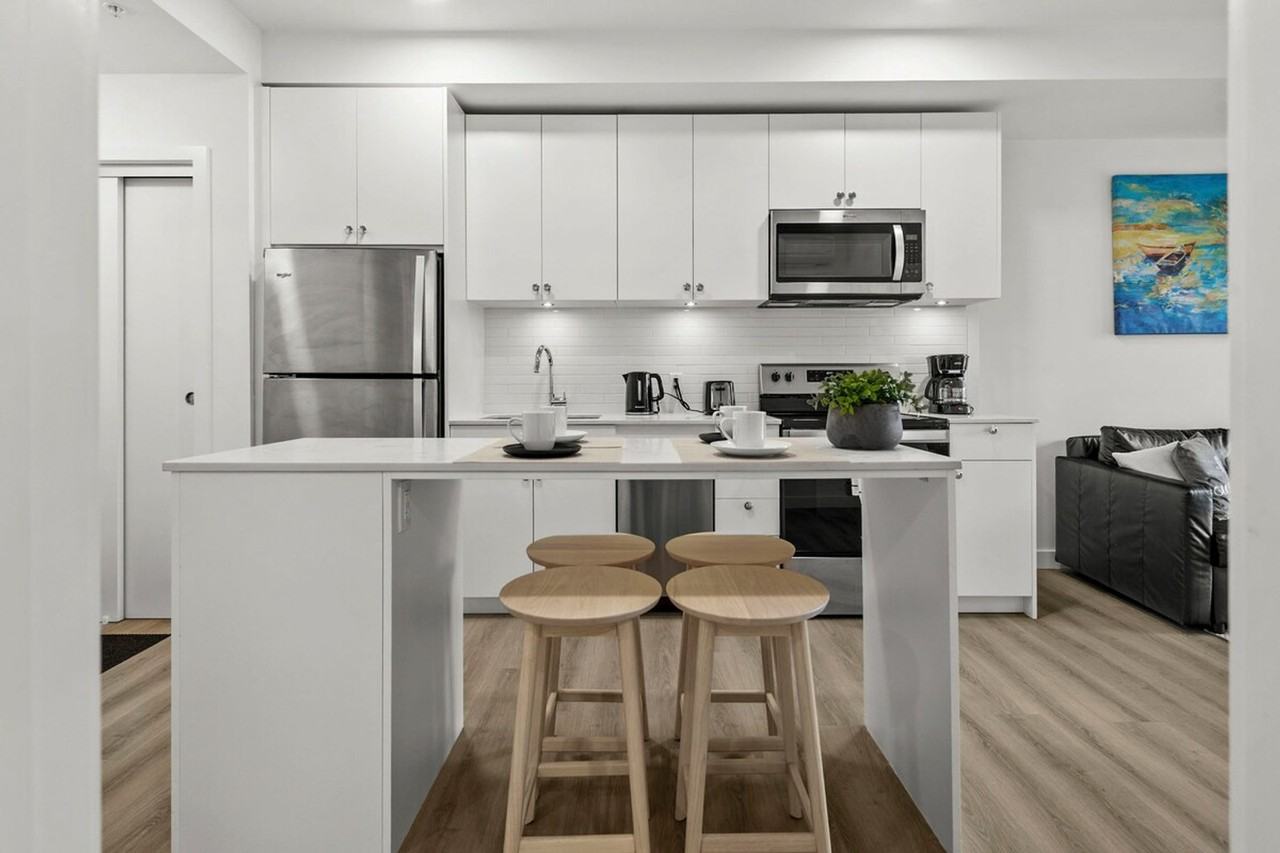 455 1 Ave Ne #1353868P - Photo 6 of 25