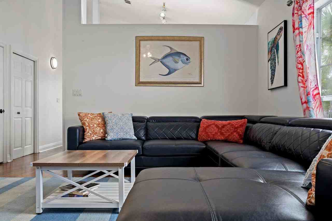 4431 Luke Ave #1354368P - Photo 3 of 50