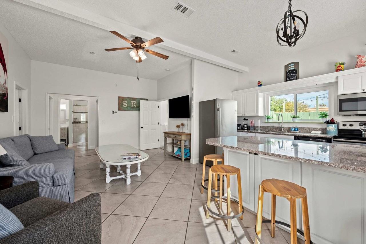 4431 Luke Ave #1354368P - Photo 7 of 50