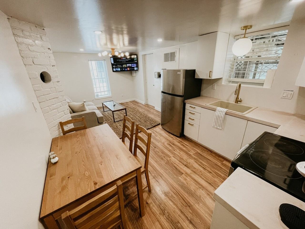 3225 Colcord Ave #1354370P - Photo 3 of 19