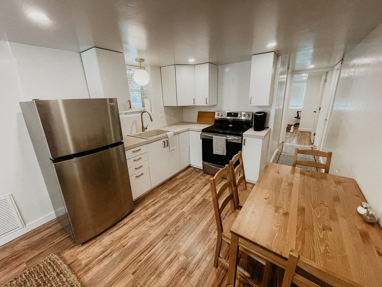 3225 Colcord Ave #1354370P - Photo 4 of 19