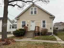 featured image of 111 North Van Buren Street #LOWER