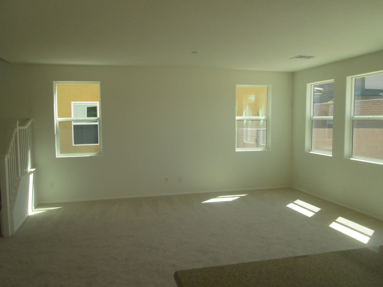 10069 Pacific Peak St - Photo 5 of 23