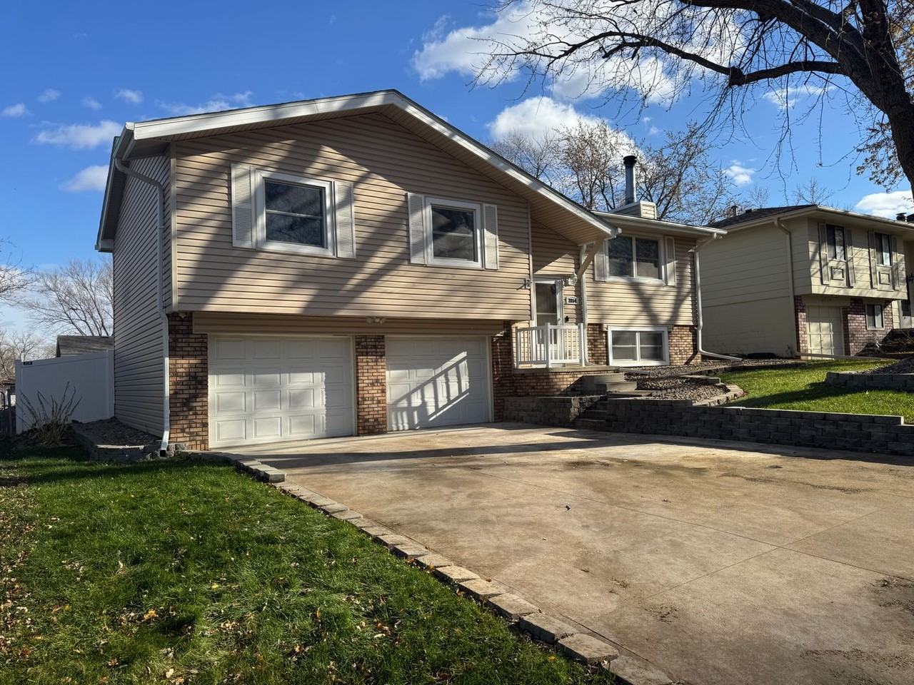 7814 Leafplum Drive - Photo 2 of 39