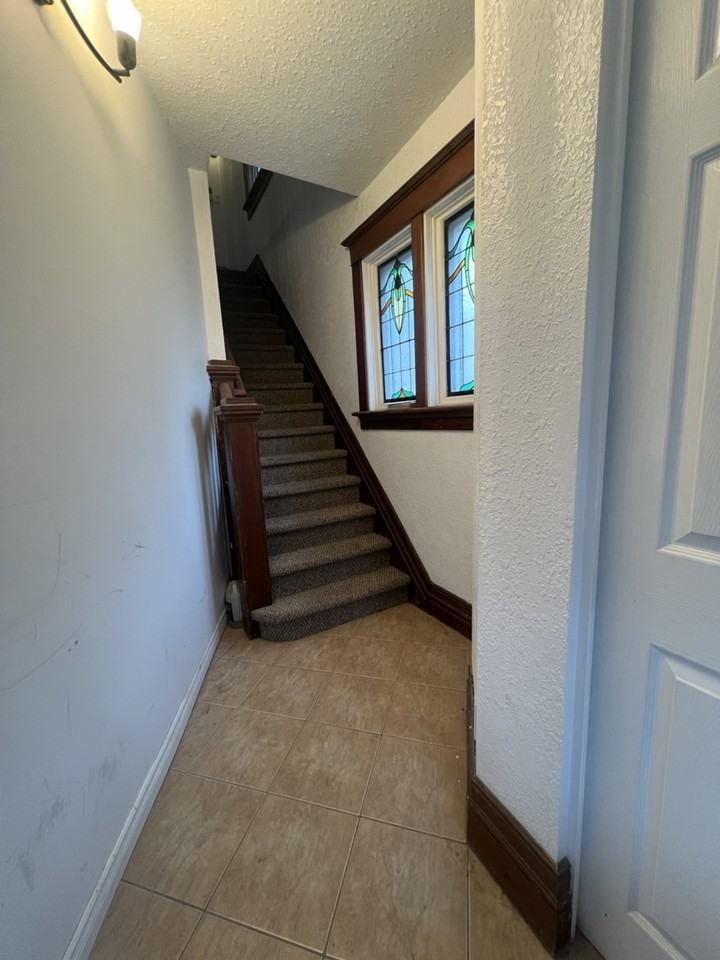 22 Eby St S - Photo 2 of 11