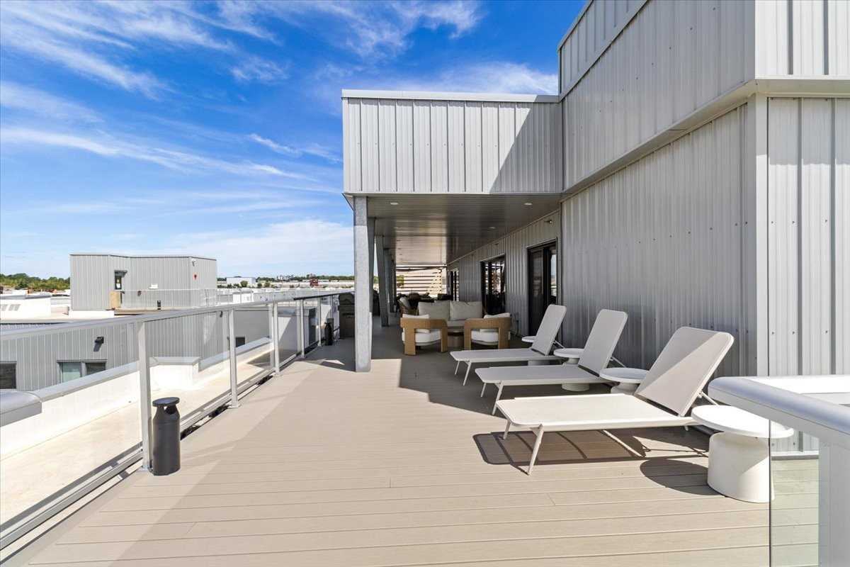 2e Avenue #115 - Photo 4 of 22